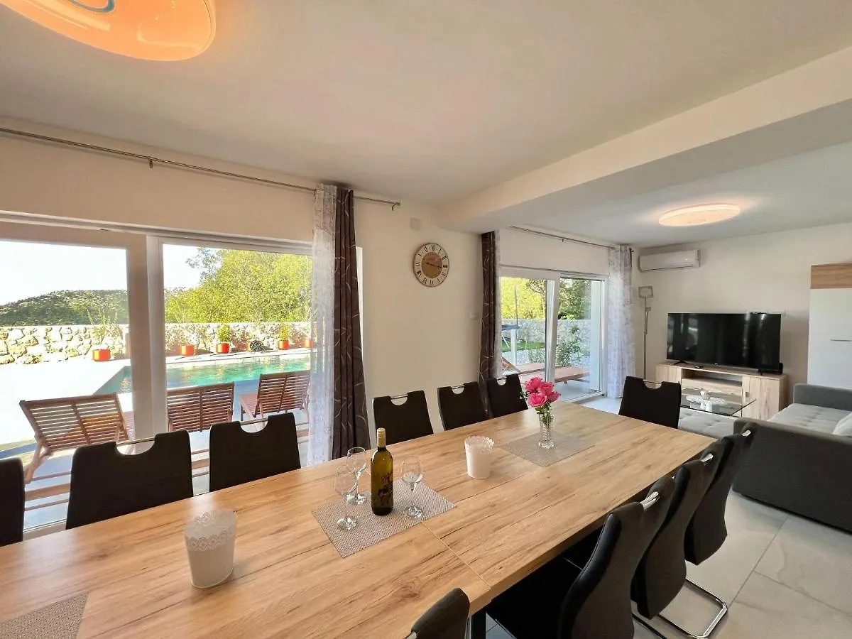 Large Holiday House With Swimming Pool And Terrace Bribir