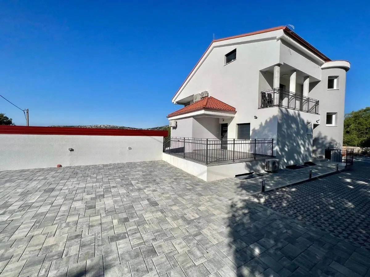 Large Holiday House With Swimming Pool And Terrace Bribir  Bribir (Primorje-Gorski Kotar)