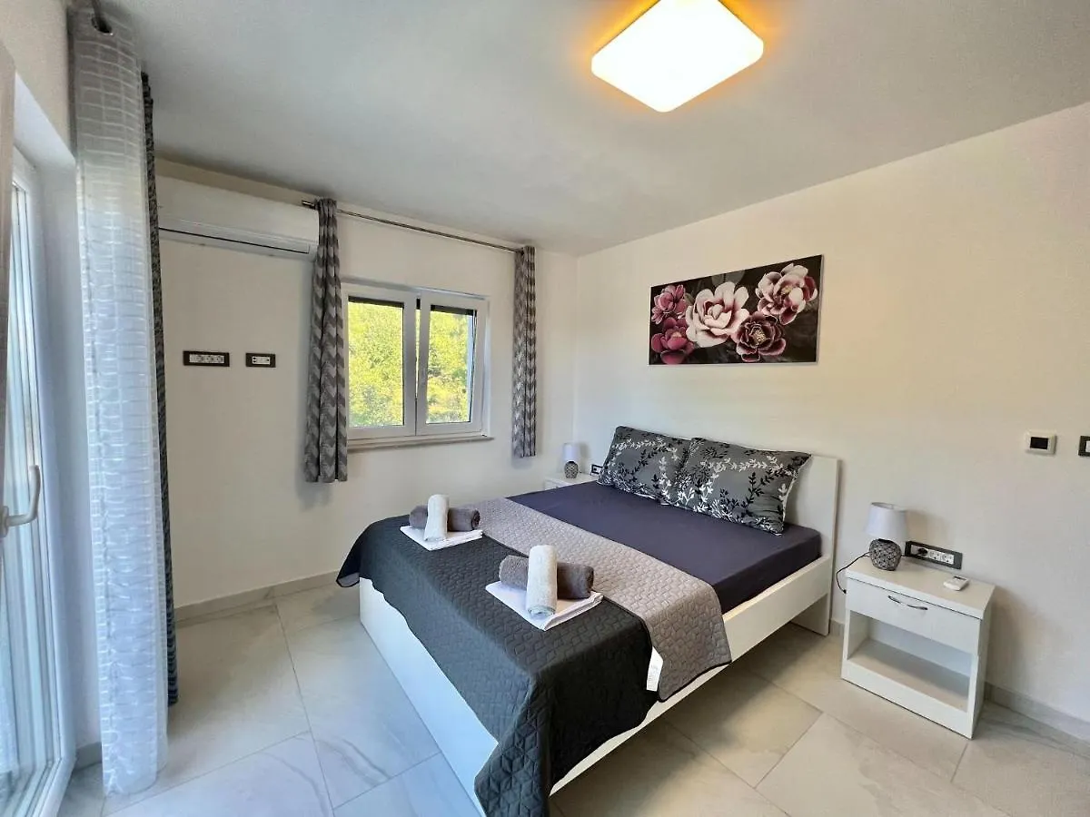 Holiday home Large Holiday House With Swimming Pool And Terrace Bribir