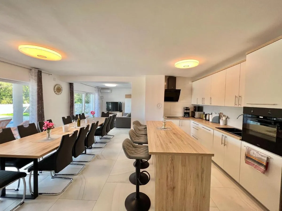 Large Holiday House With Swimming Pool And Terrace Bribir  0*, Bribir (Primorje-Gorski Kotar)